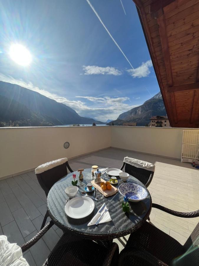 Attico Con Vista Sul Lago E Montagne A Molveno Zewnętrze zdjęcie
