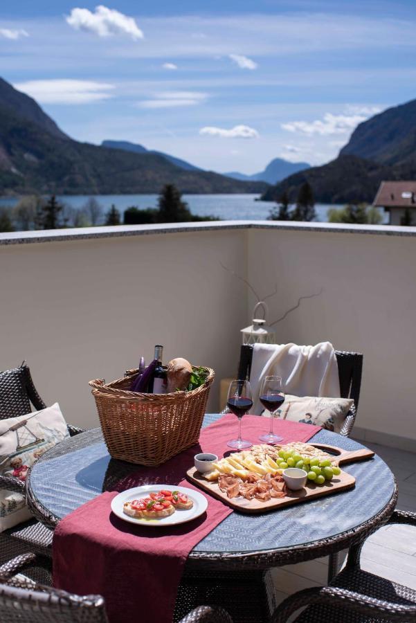 Attico Con Vista Sul Lago E Montagne A Molveno Zewnętrze zdjęcie